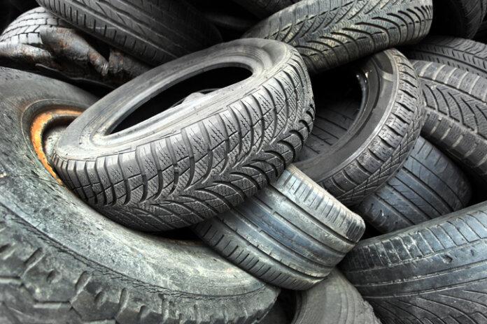 pneus velhos de carros usados pneus velhos de carros usados